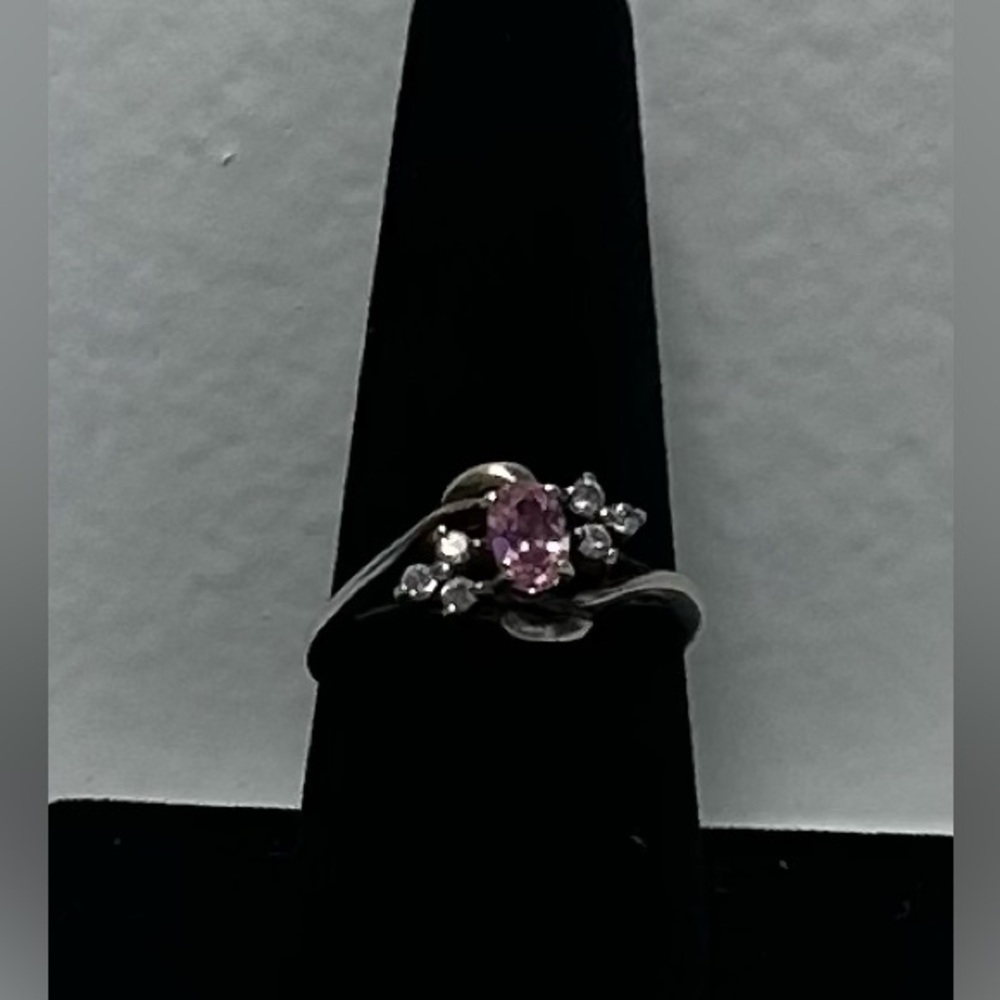 VTG Avon Sterling Silver Pink Gemstone w/ 6 imitation diamond accents (Size 9)